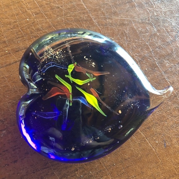 COBALT BLUE GLASS HEART SHAPED PAPERWEIGHT - Picture 3 of 3